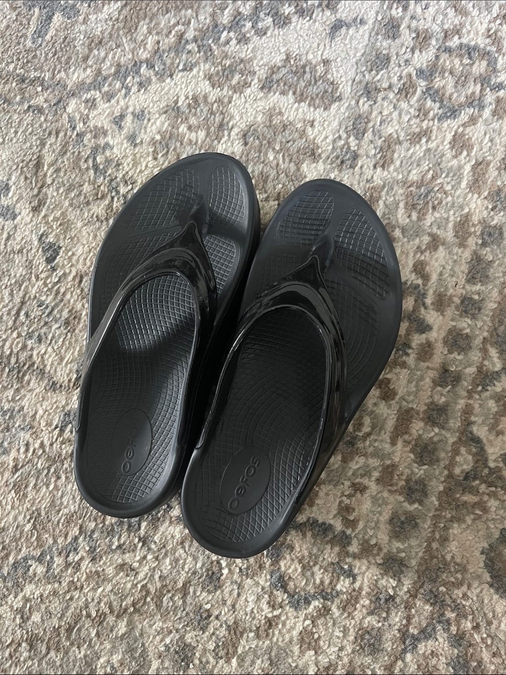 Oofos Oomega Oolala Recovery flip flops. Size 7 - Picture 3 of 7